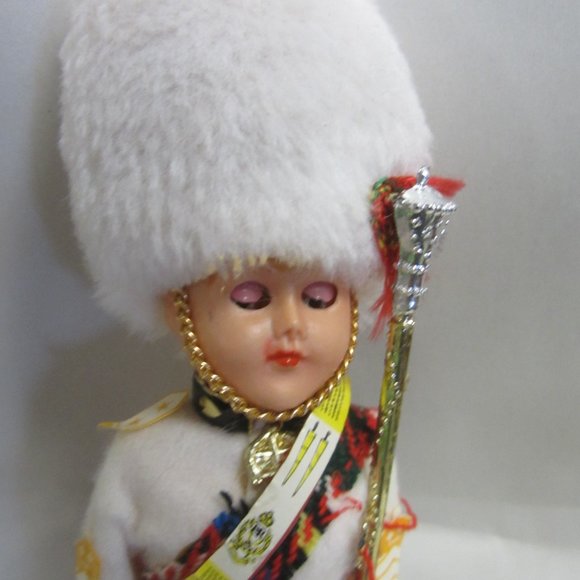 VTG 50'S DOLL SCOTTISH DRESSED, W/KILT, TALL WHITE HAT, PARADE DOLL - Picture 4 of 6